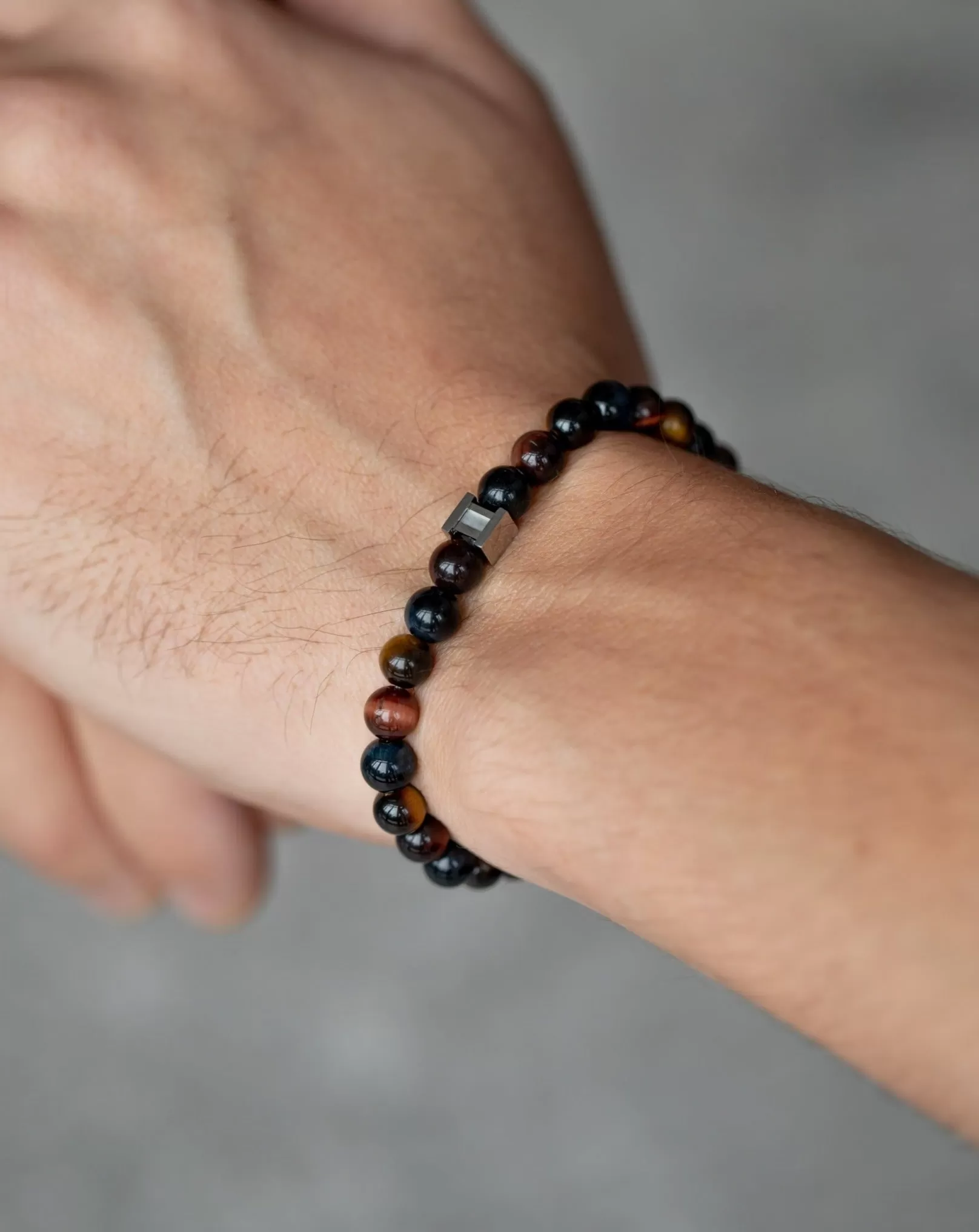 Bracelet with 6mm Tiger Eye stone in 3 Colours