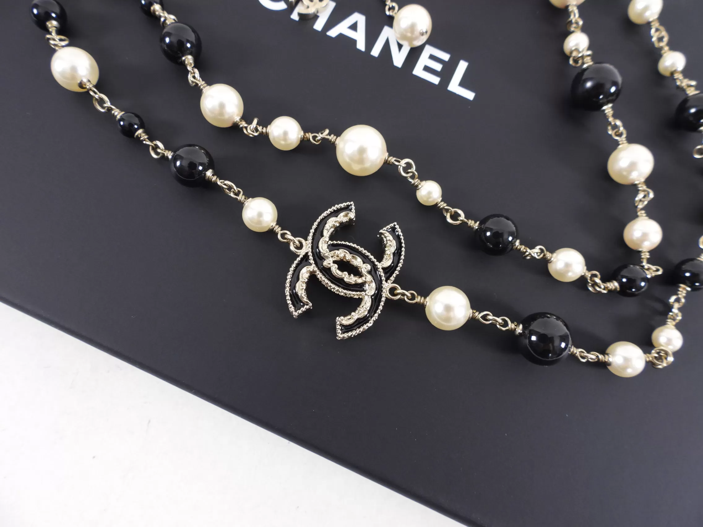 Chanel 14B Long Pearl Gripoix CC Enamel Necklace