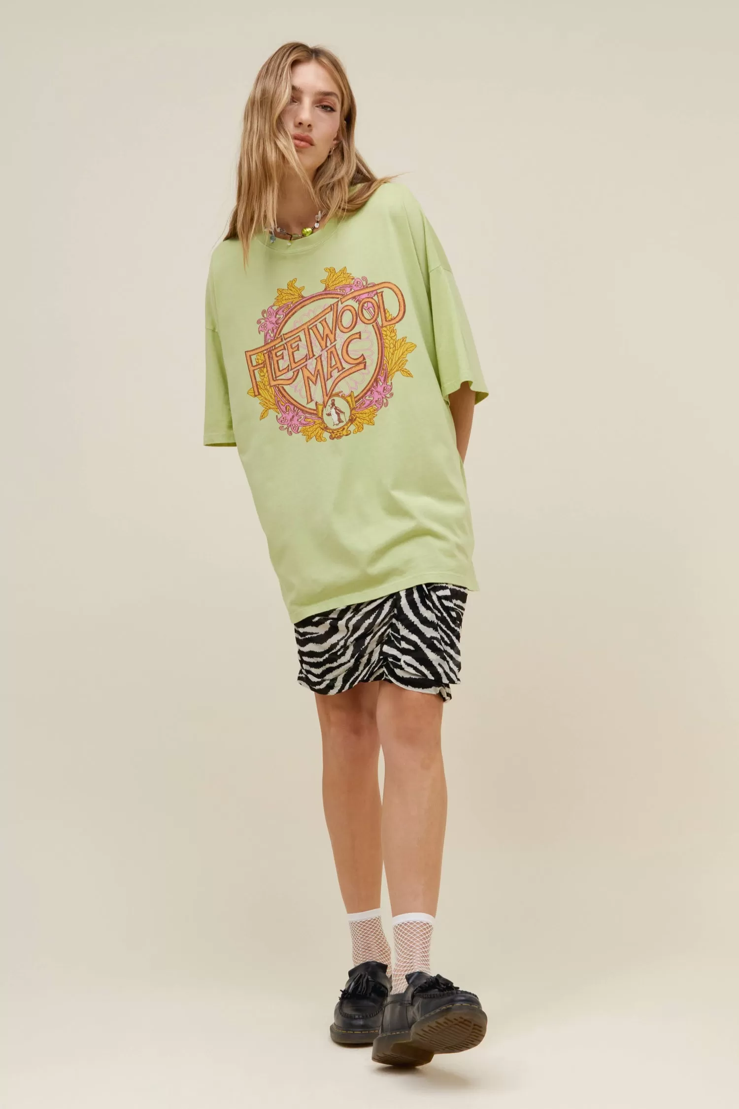 Daydreamer Fleetwood Mac Flower Crest One Size Band Tee