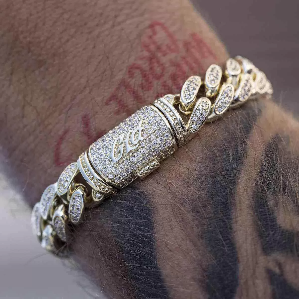 Diamond Cuban Link Bracelet in Yellow Gold - 12mm