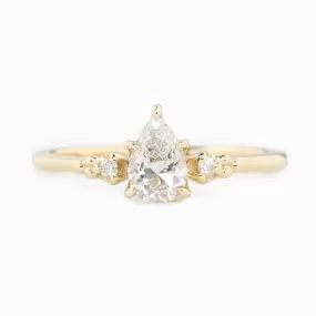 Estel Ring Pear Cut Diamond