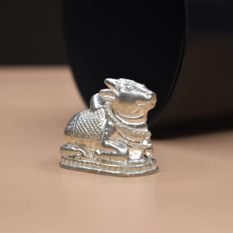 "Shimmering Serenity: The Beauty of a Solid Silver Nandi Idol"