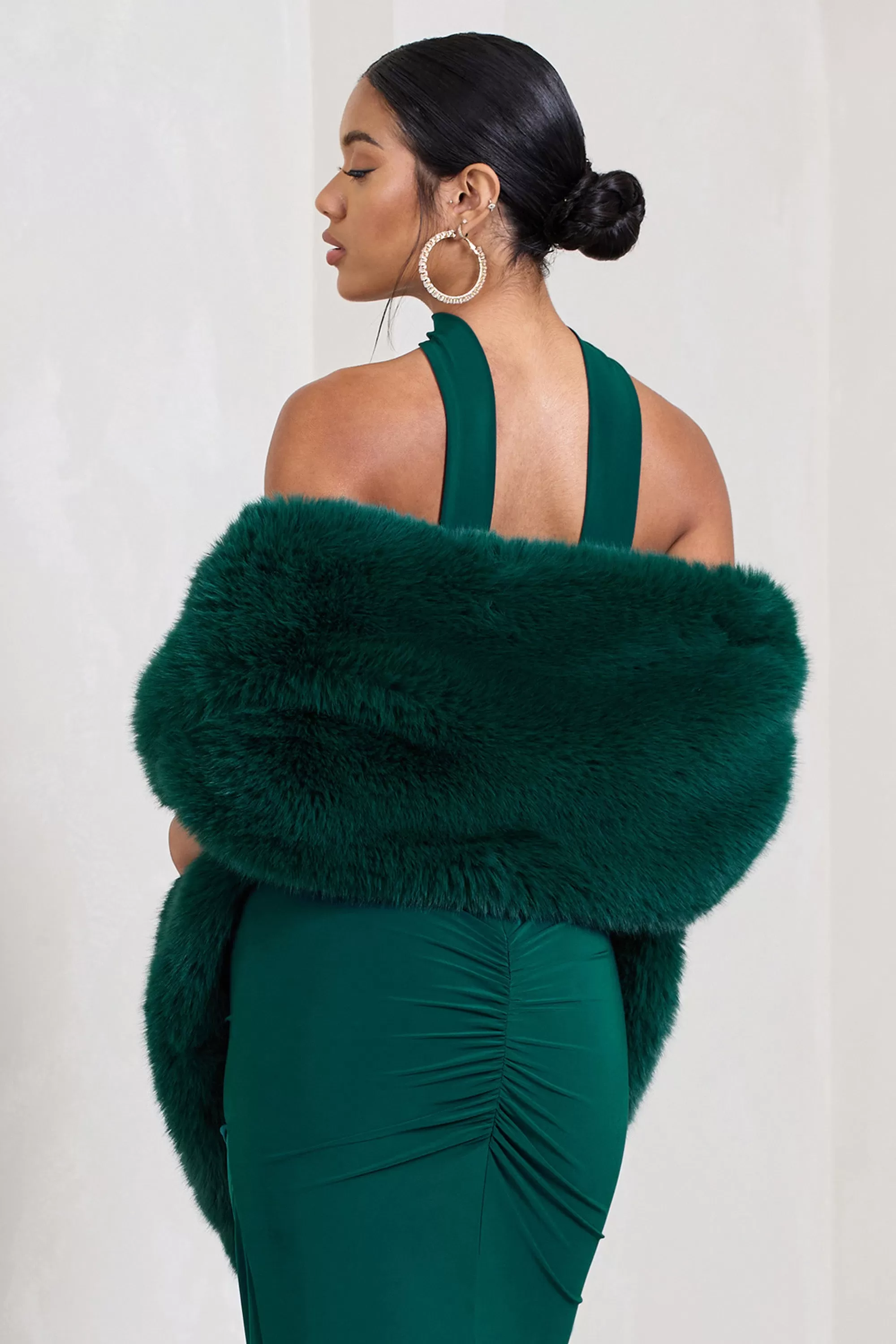 Softly | Green Faux Fur Pull-Through Shawl