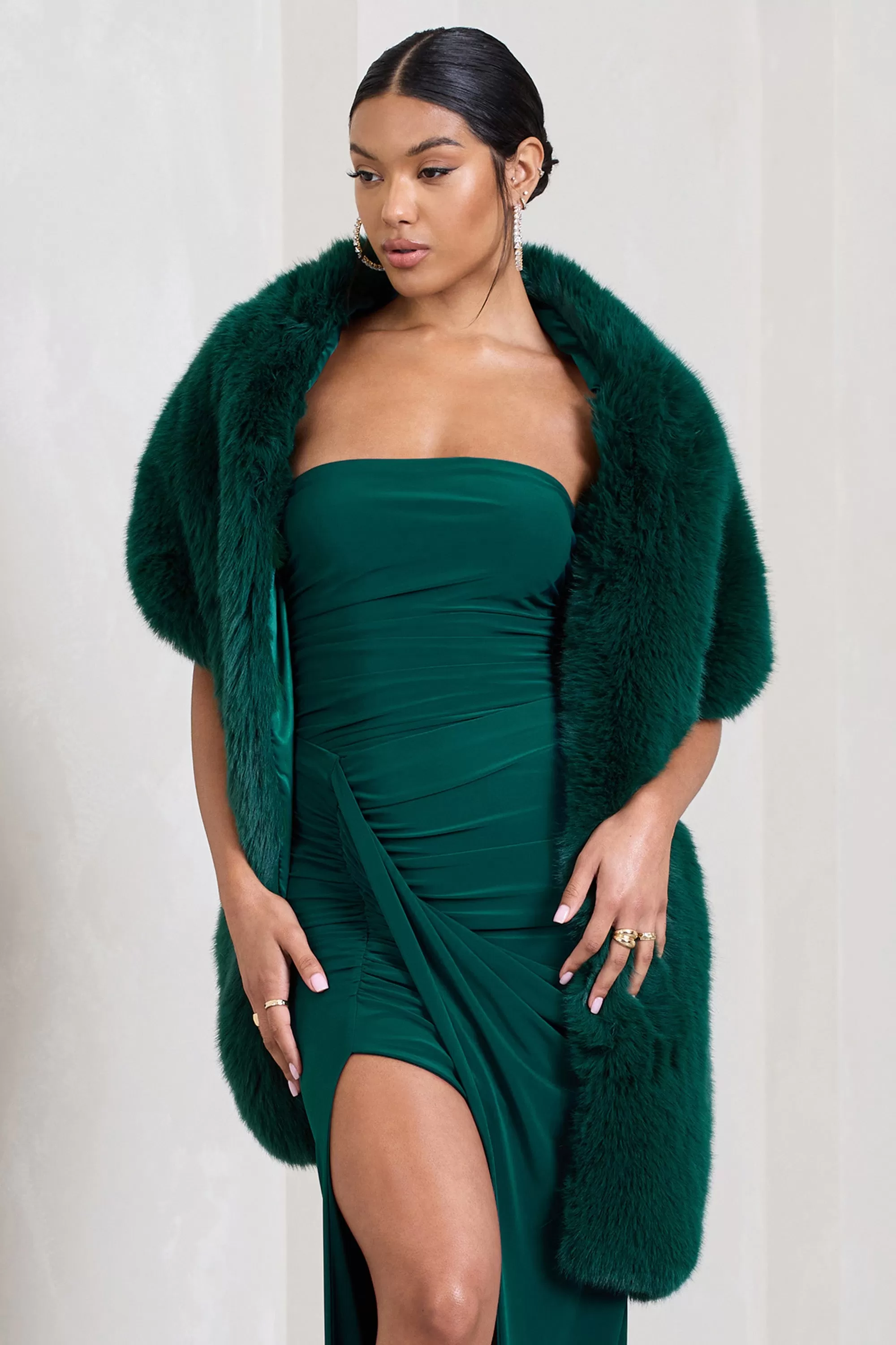 Softly | Green Faux Fur Pull-Through Shawl