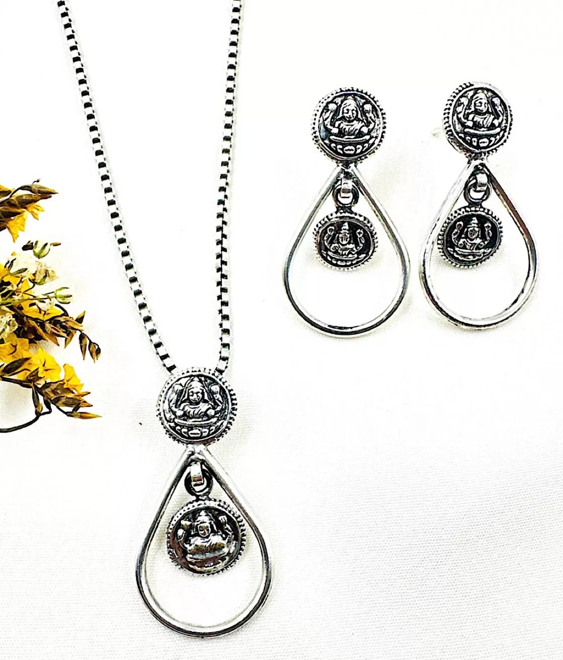 The Silver Lakshmi Pendant Set