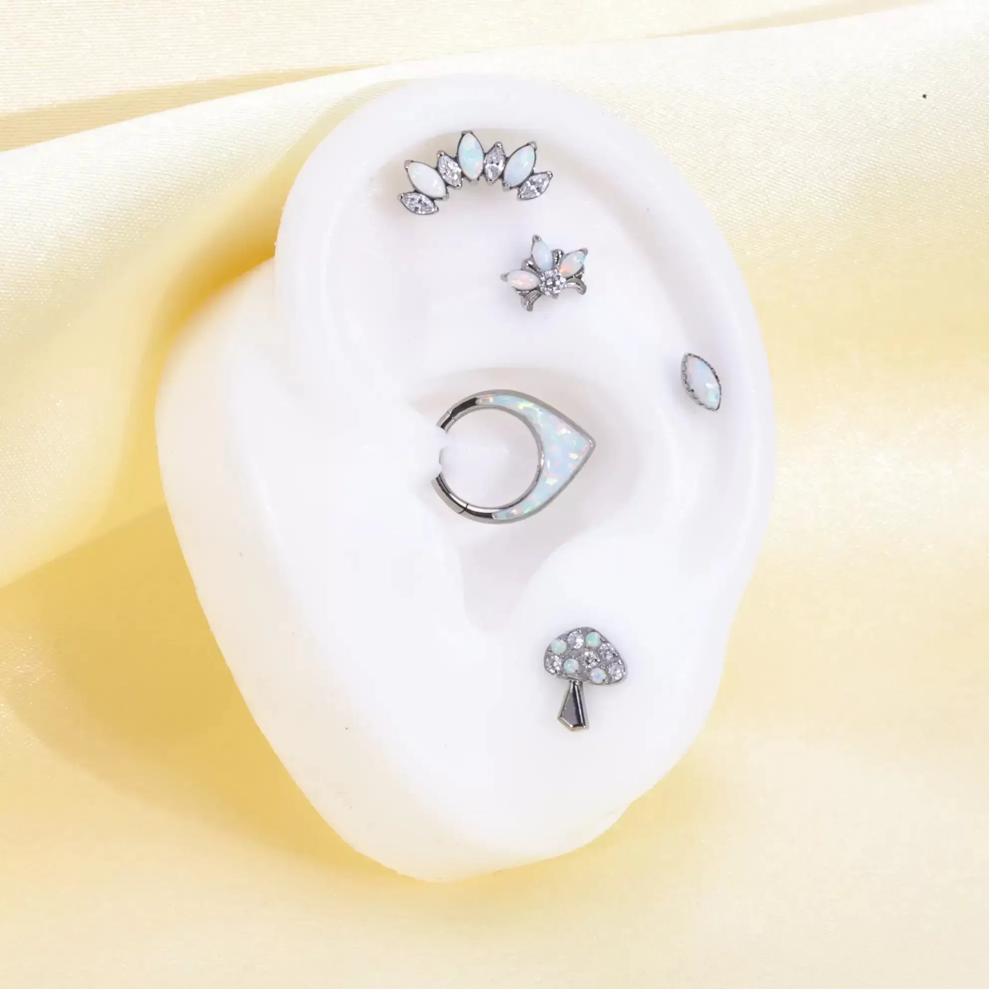 Titanium White Opal PLANCHETTE Clicker